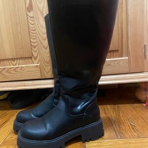 Black Women's Knee-High Boots